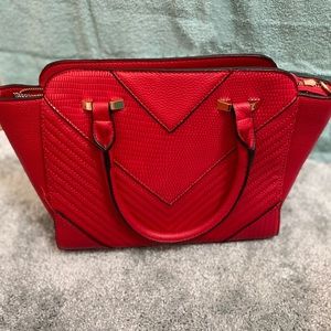 Red handbag👜